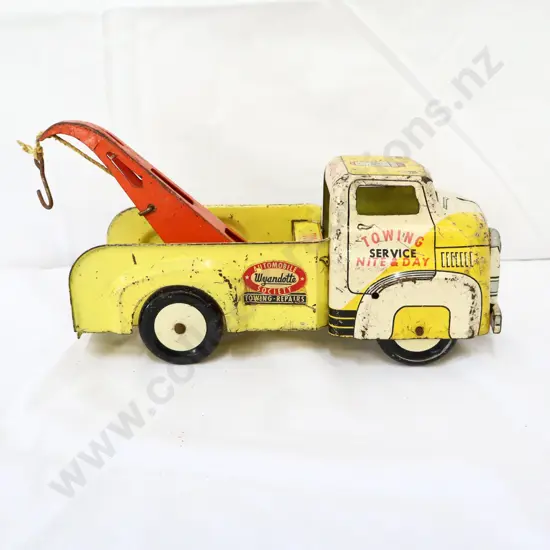 Wyandotte Tin Plate Toy Tow Truck
