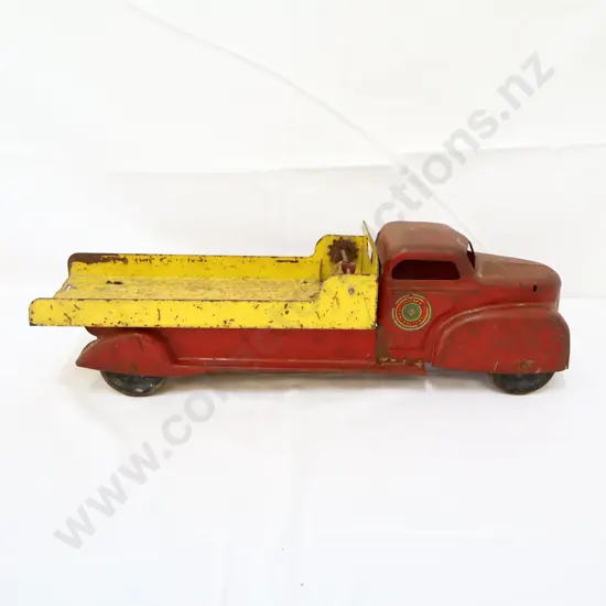 LARGE Marx Lumar Contractors Pressed Steel Tow Truck No Grill