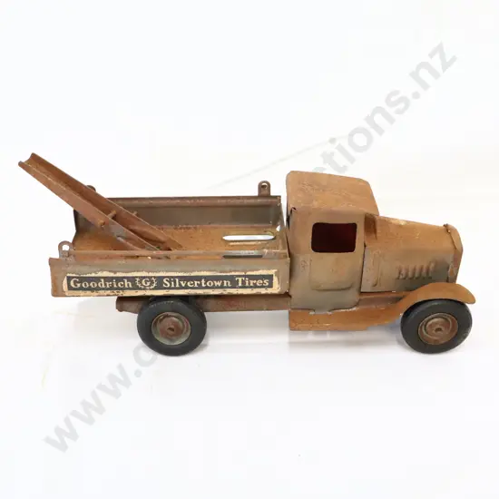 Goodrich Silvertowns Tires Tow Truck Toy