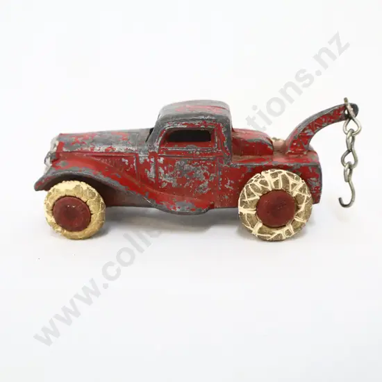 EARLYSmall Red/Silver Grill Cast Tow Truck