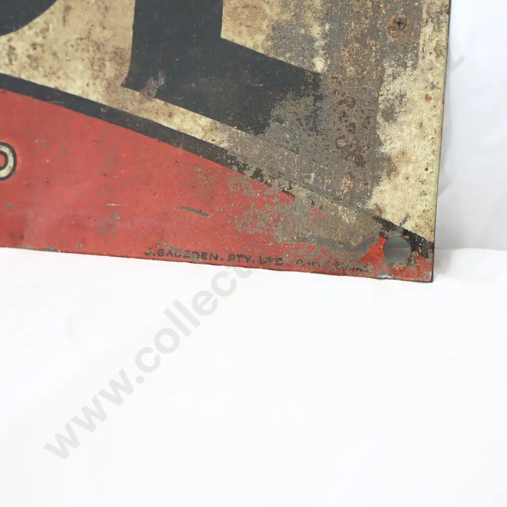 RARE EARLY Castrol Bowtie 12 Bottle Tin Rack Sign Image 1++