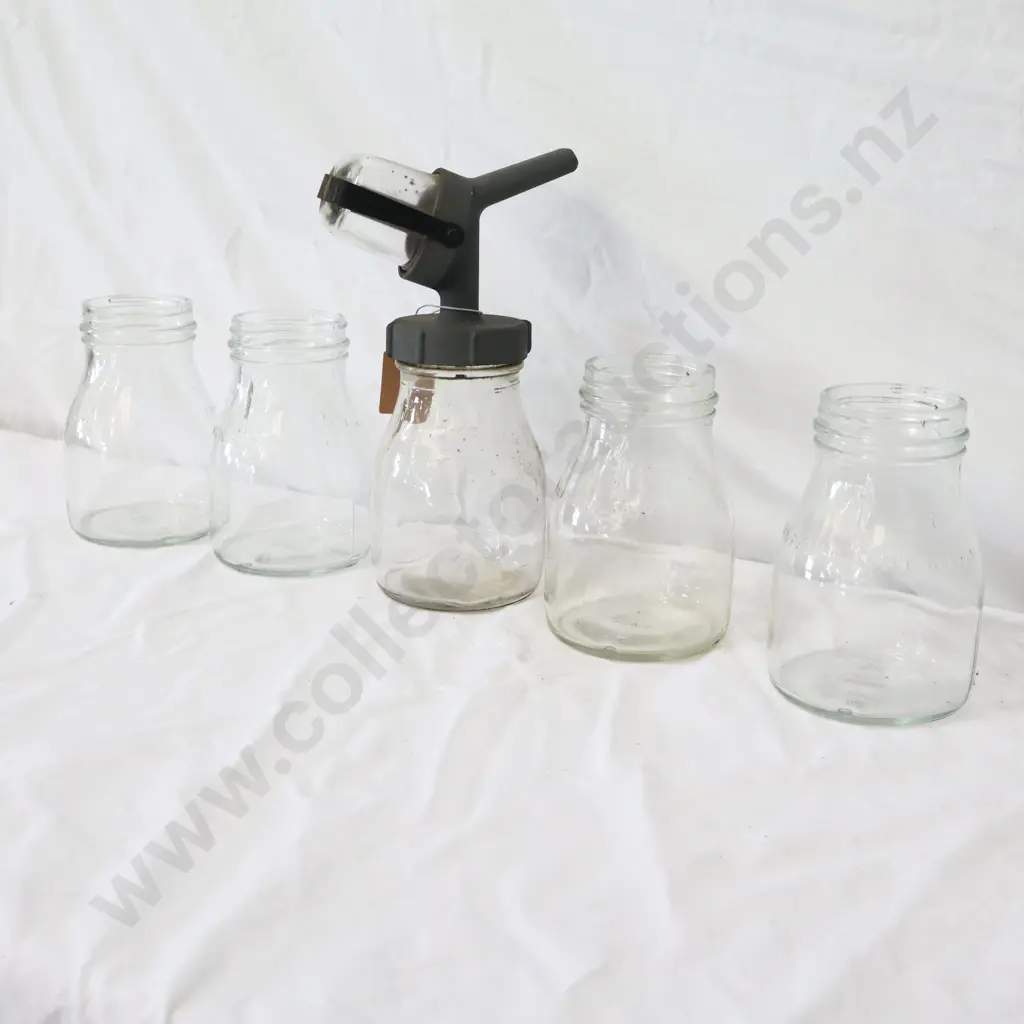 Oil Bottes Pints x 5 Image 1++