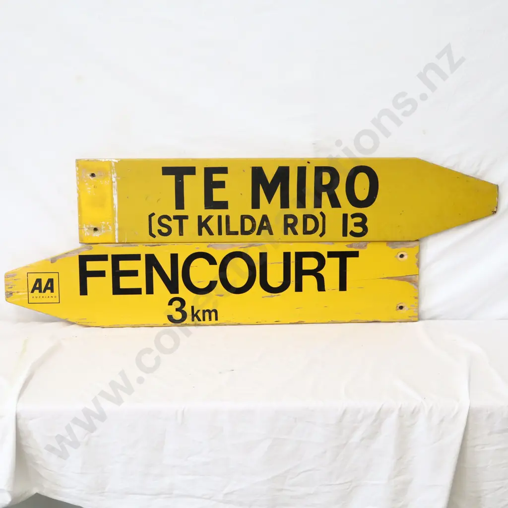 Wooden AA Road Signs x 2 (Cambridge) Image 1++