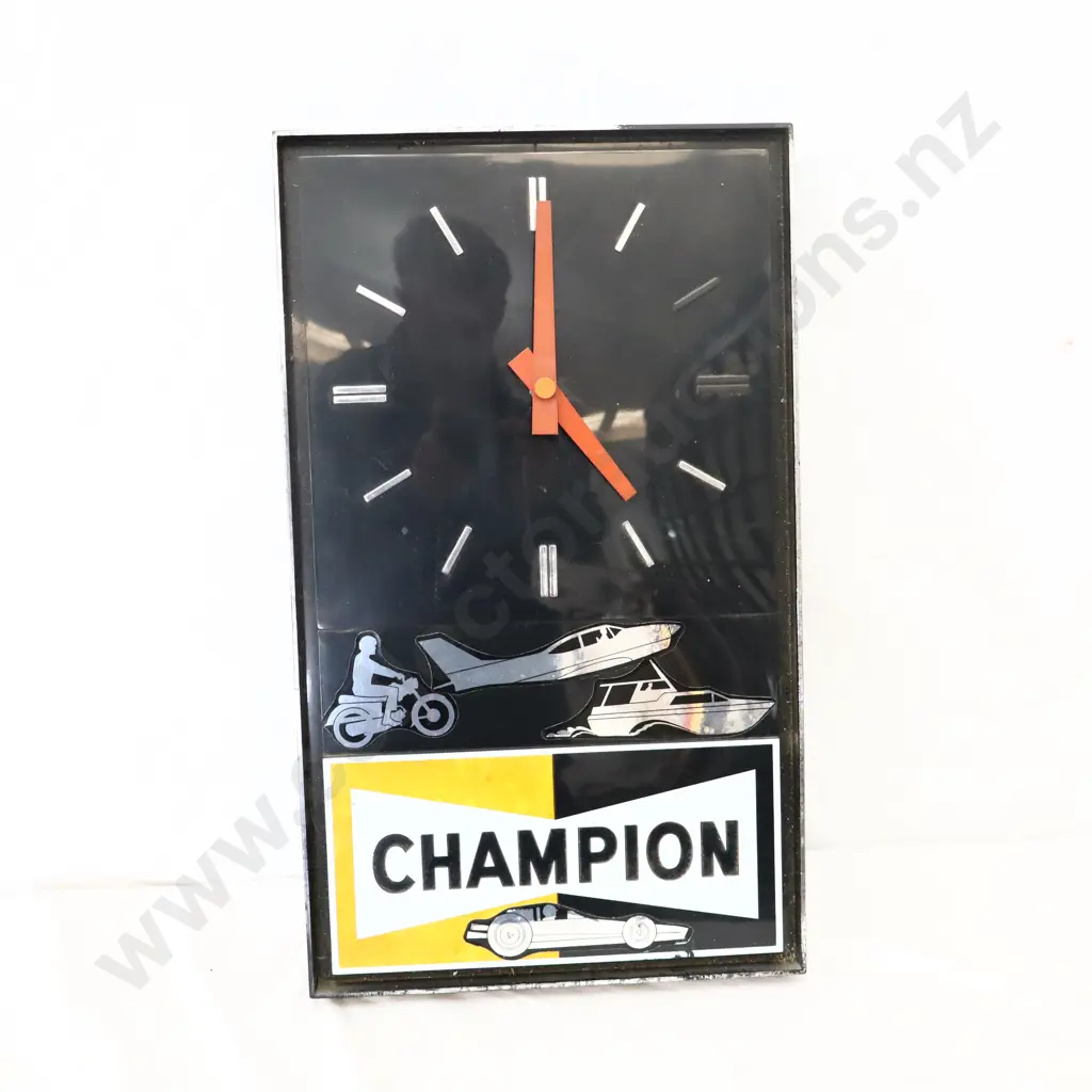 WORKING Champion Spark Plugs Clock Image 1++