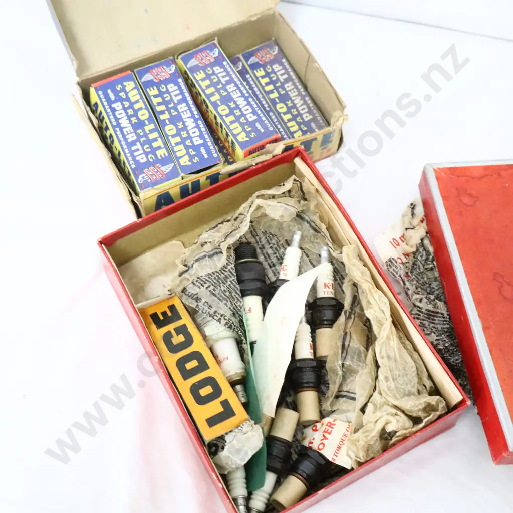 NEW OLD STOCK KLG and Auto-Lite Spark Plugs Image 1++