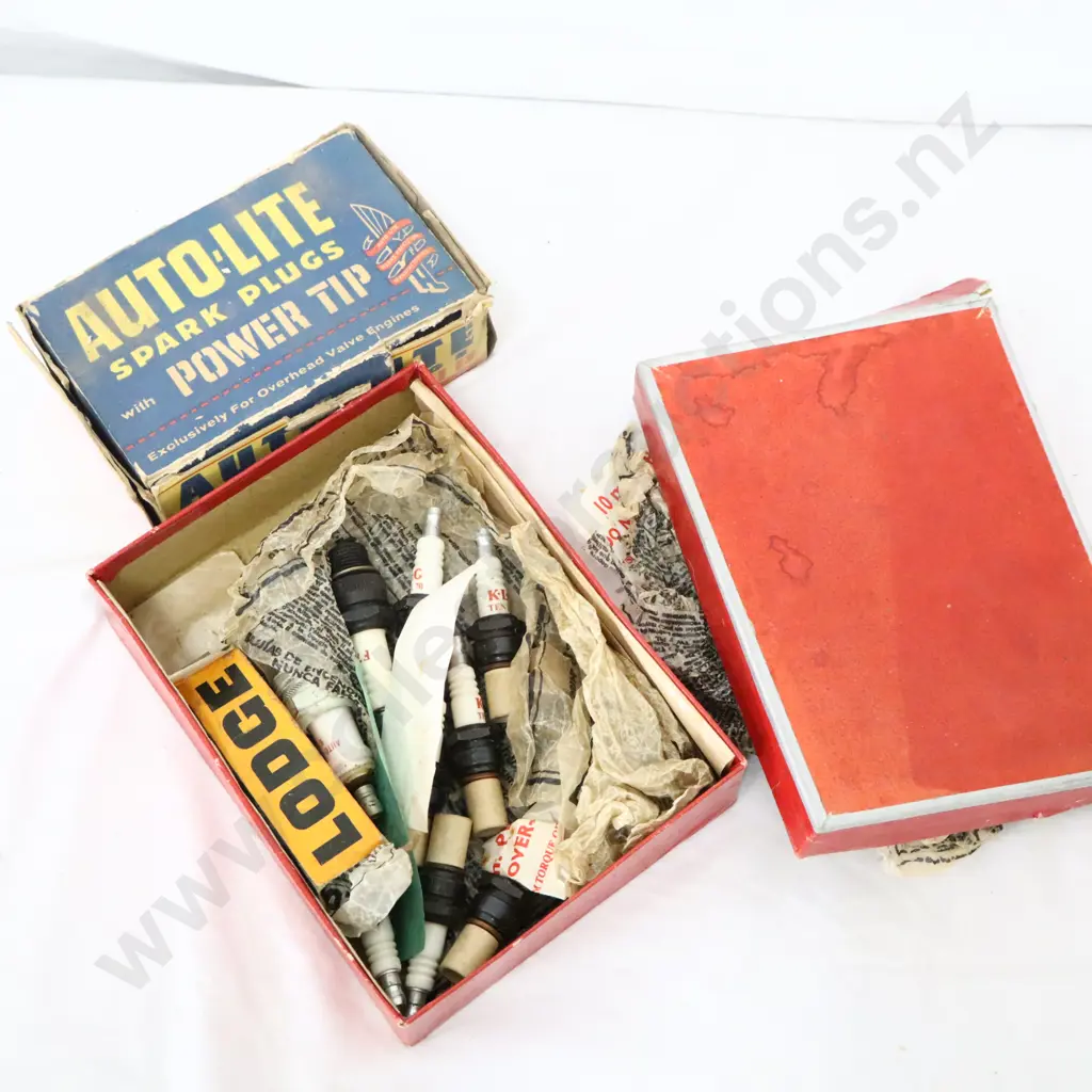 NEW OLD STOCK KLG and Auto-Lite Spark Plugs Image 1++