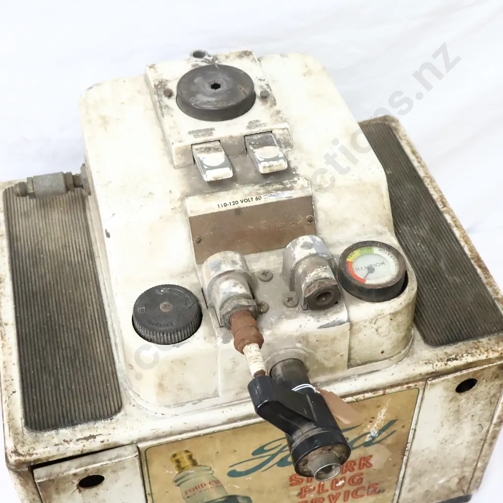 RARE Ford Spark Plug Cleaner Image 1++