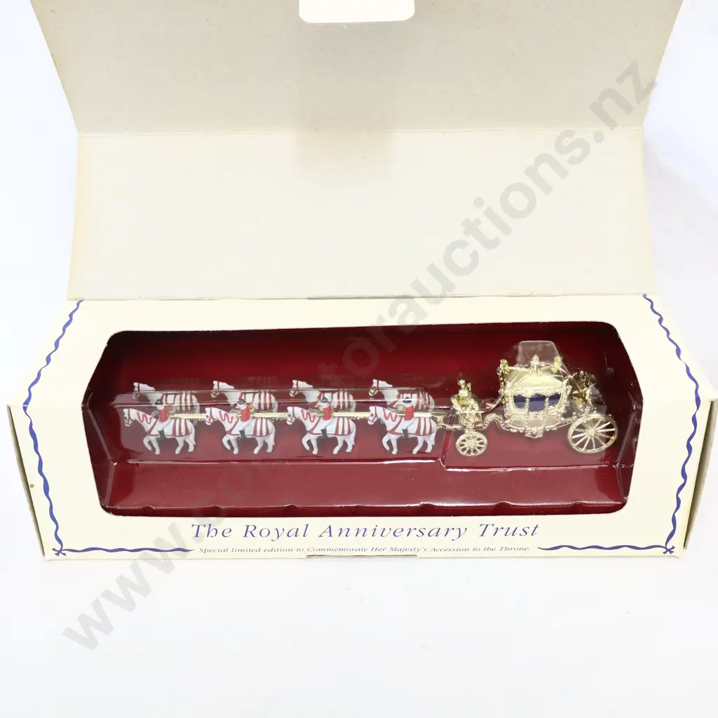 Matchbox  models of yesteryear Her Majestys Gold State Coach  Image 1++