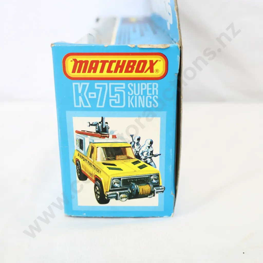 Matchbox SuperKings  K-75 Airport Fire Tender Set  Image 1++