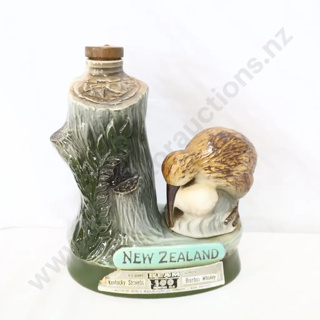 Jim Beam NZ  Kiwi Decanter  Image 1++