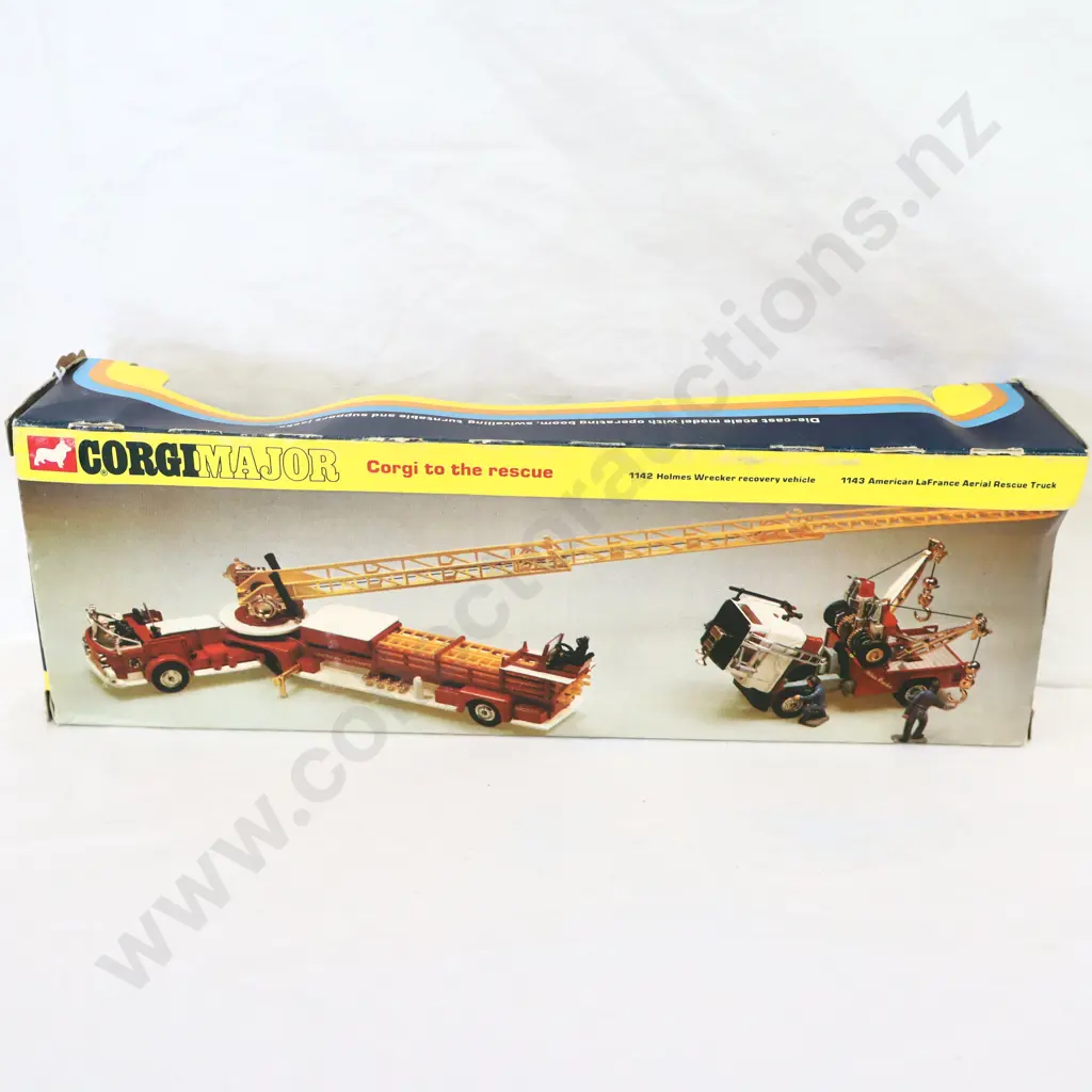 Corgi Major Simon Snorkel Fire Engine  1127  Image 1++