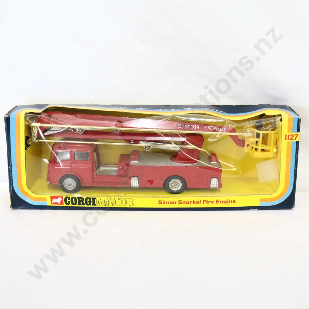 Corgi Major Simon Snorkel Fire Engine  1127  Image 1++
