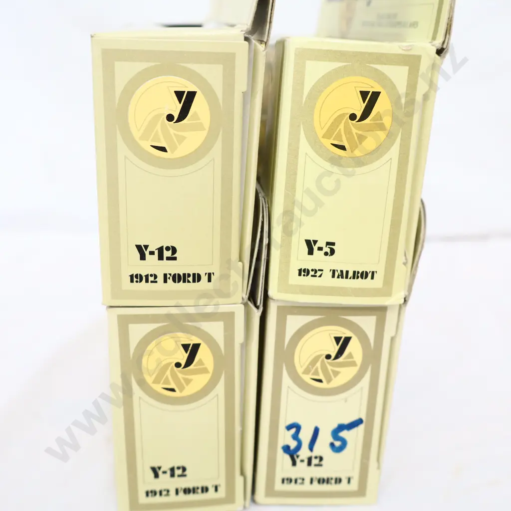 Matchbox models of yesteryear 4Pce  Taystee bread , Smiths Crisps , Colemans Mustard & Cerebos Salt Image 1++