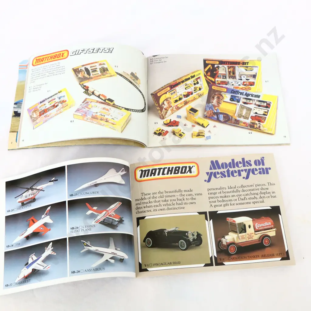 Match box Catalogues 2PCE  1981/ 82  &  1984/ 85  Image 1++