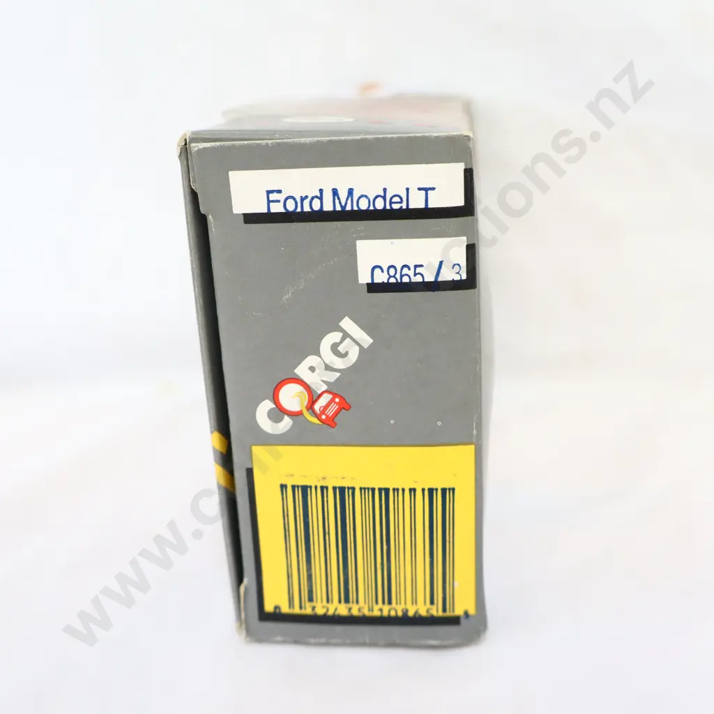 Corgi classics Model T Van  Ford  Kalamazoo Fire Dept  865/3 Image 1++