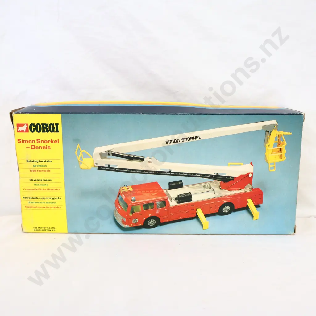 Corgi Simon Snorkel - Dennis  1126 Image 1++