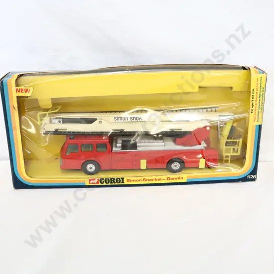 Corgi Simon Snorkel - Dennis  1126