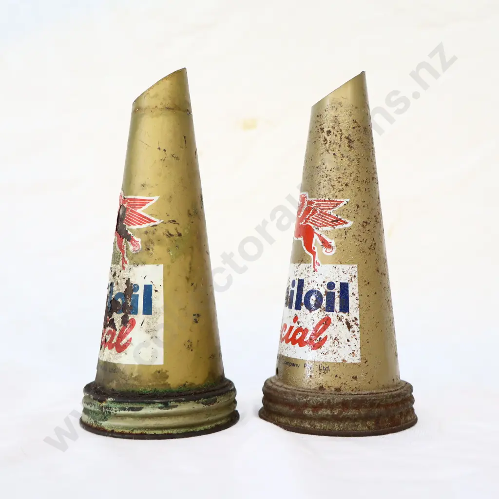 Golden Mobil Oil Special Oil Bottle Tops Image 1++