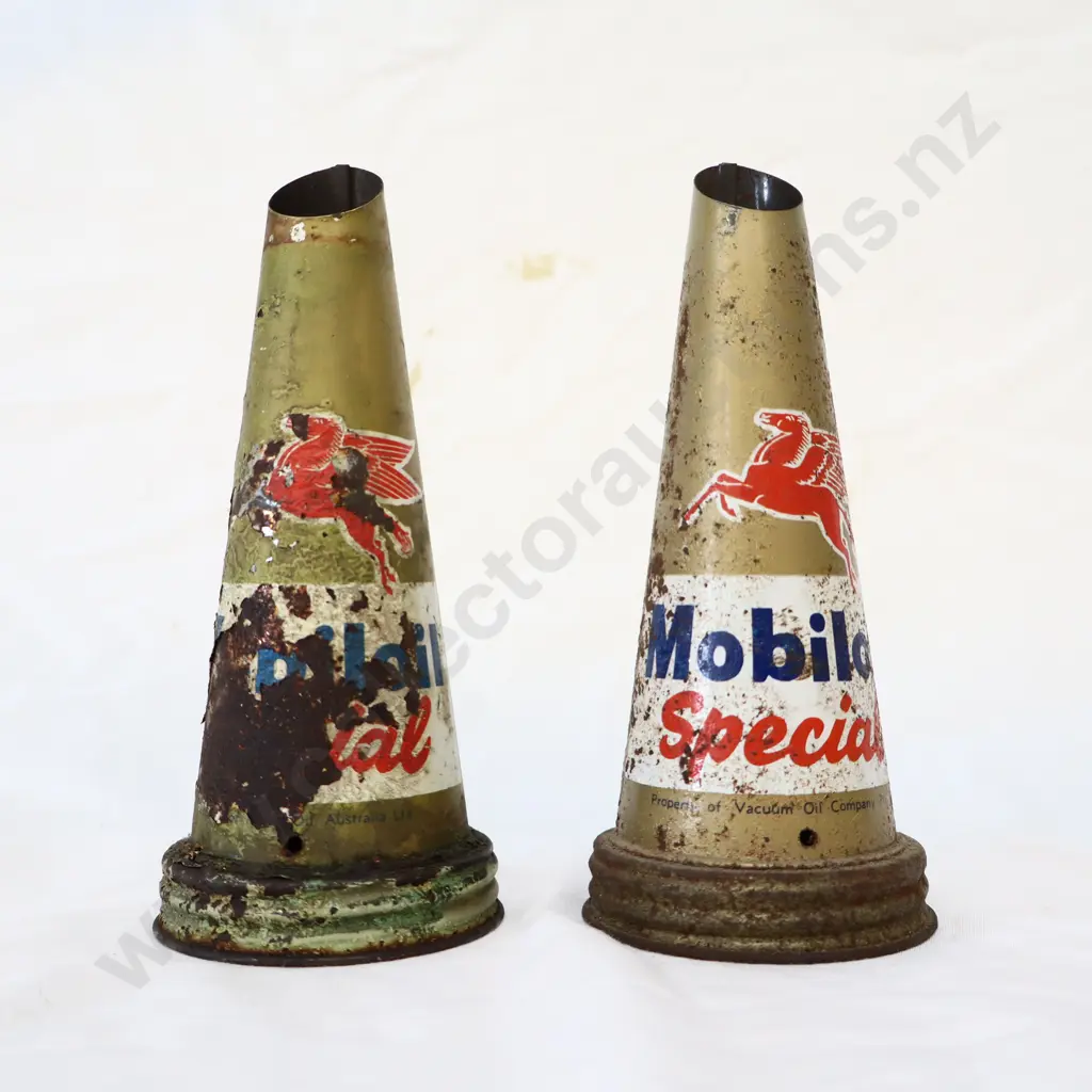 Golden Mobil Oil Special Oil Bottle Tops Image 1++