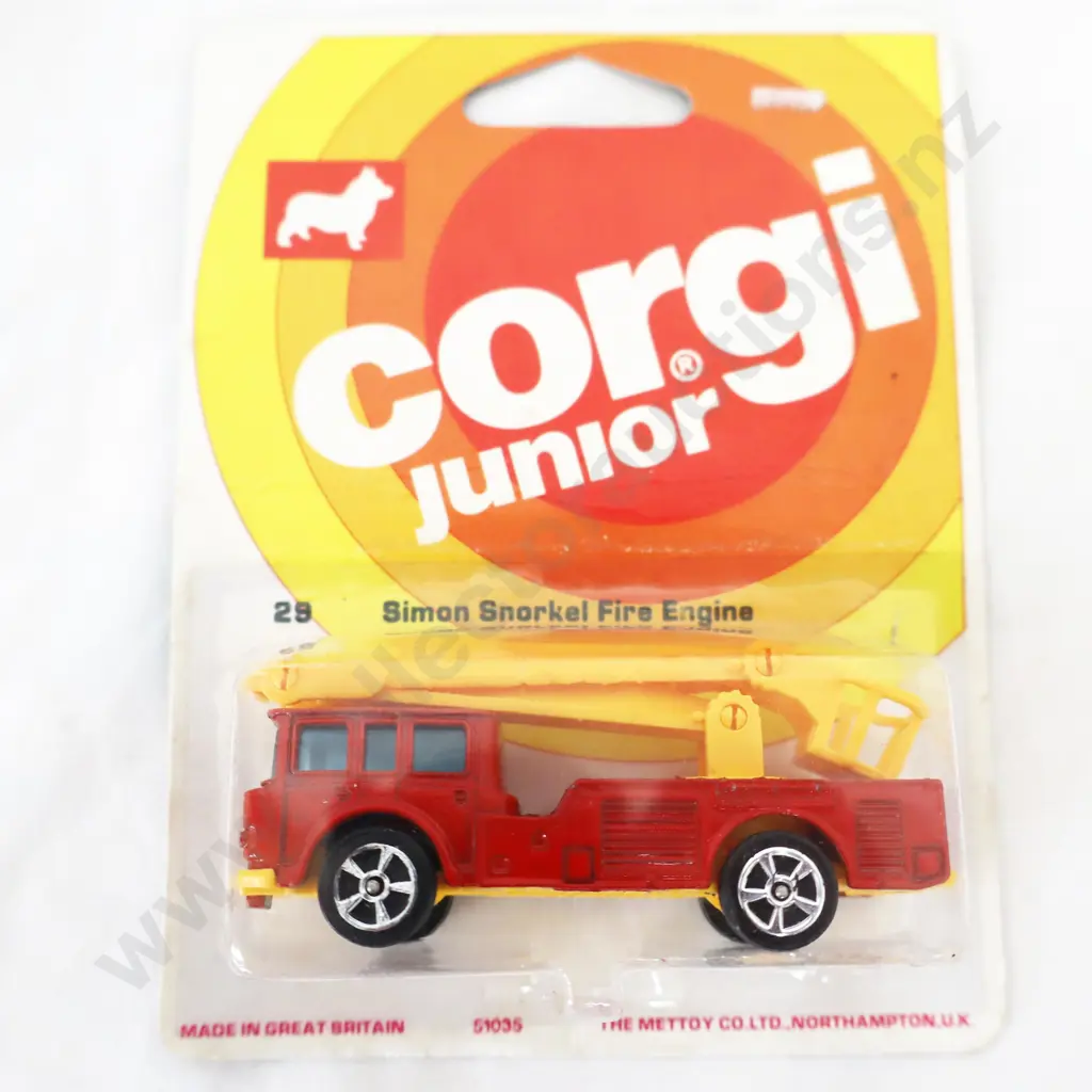 Corgi Junior 29 Simon Snorkel Fire Engine  Image 1++