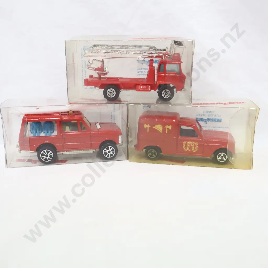 Majorette 3 Pce   Range Rover    Renault 4 L   Fire Engine   Image 1++