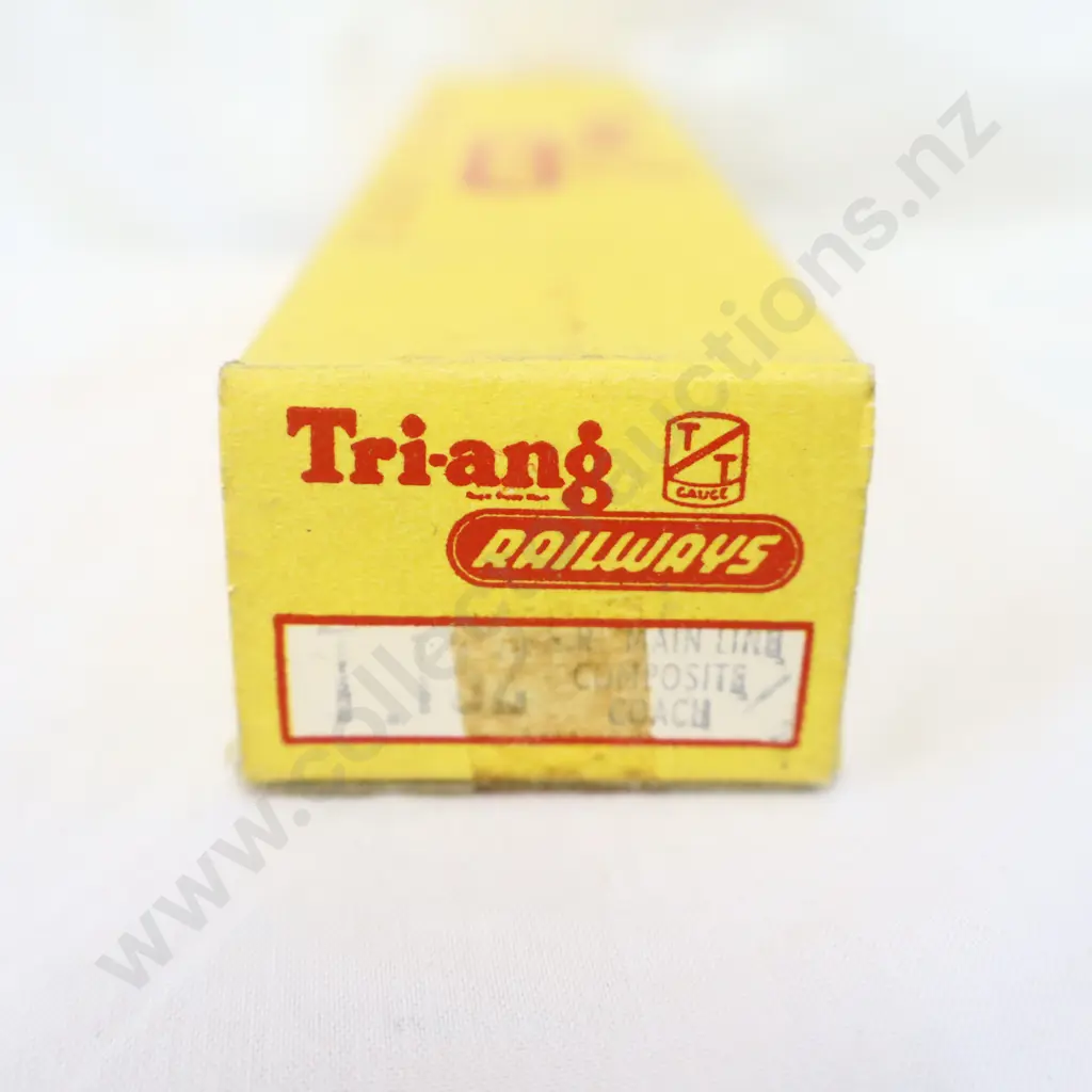 Tri -ang   T-132    Composite Coach  Image 1++