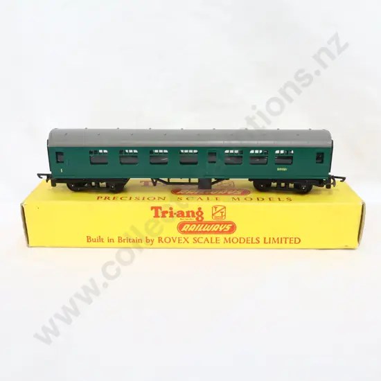 Tri -ang   T-132    Composite Coach 