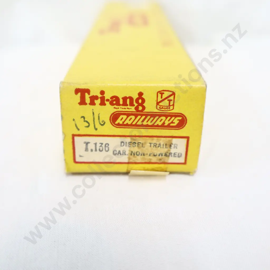 Tri-ang T136 Diesel Trailer Car Non Powered  Image 1++
