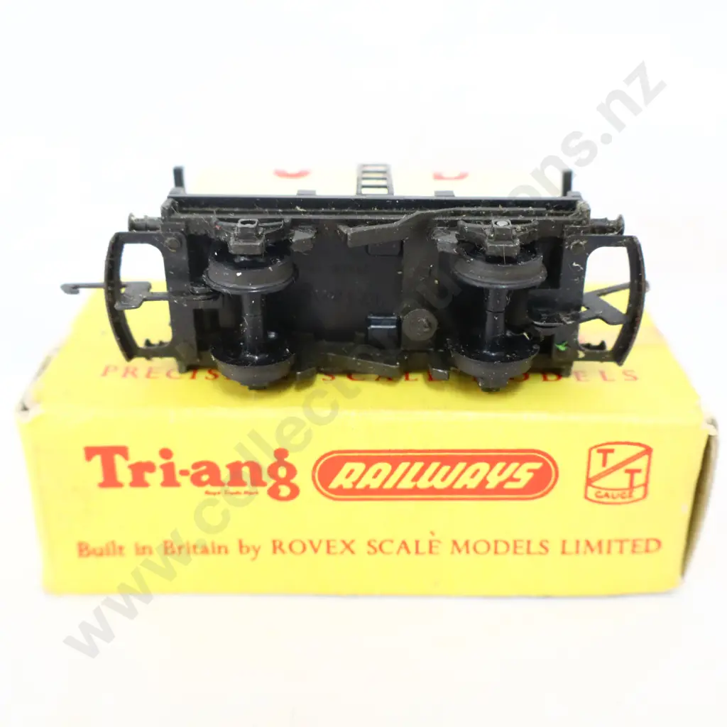 Tri-ang T-74  Milk tank wagon  Image 1++