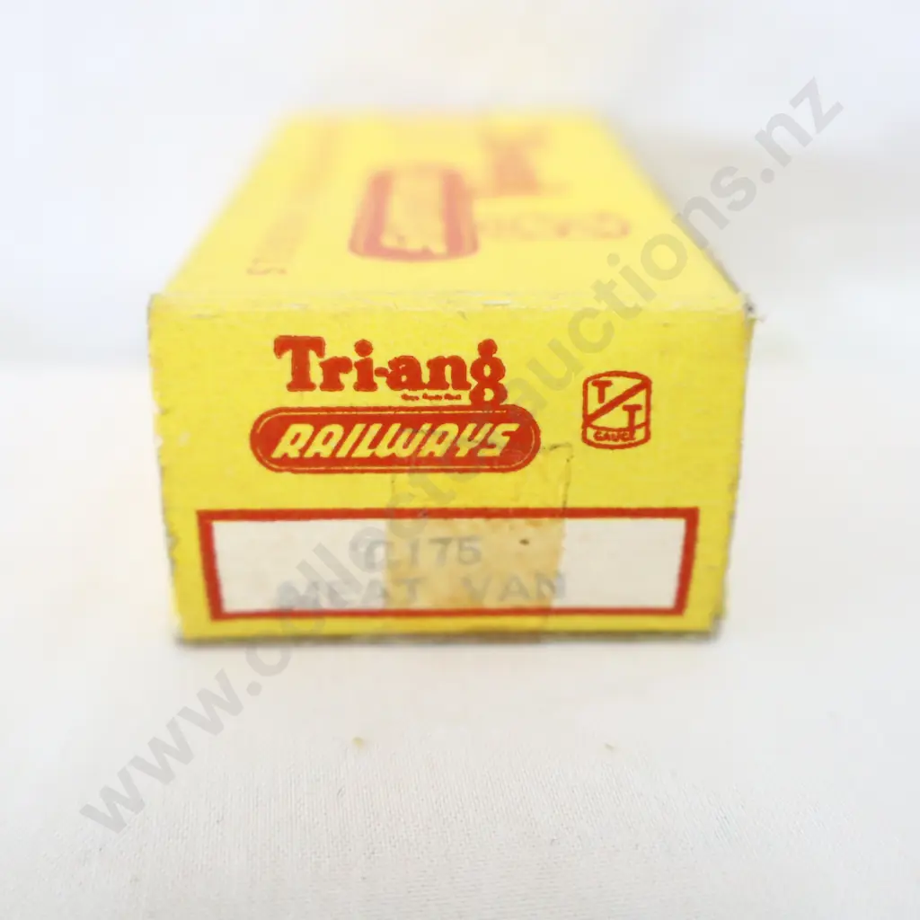 Tri-ang  T175  Meat van   yellow Image 1++