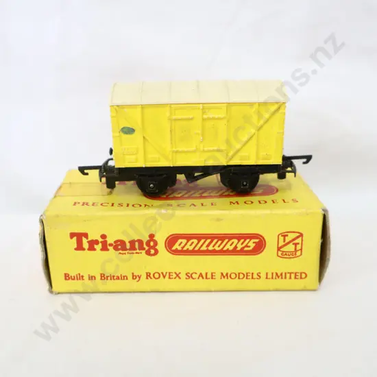 Tri-ang  T175  Meat van   yellow