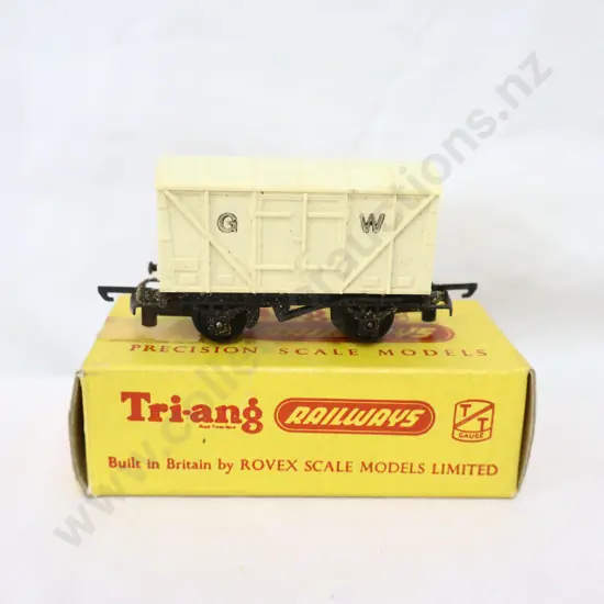 Tri-ang  T-175  Meat van   white 