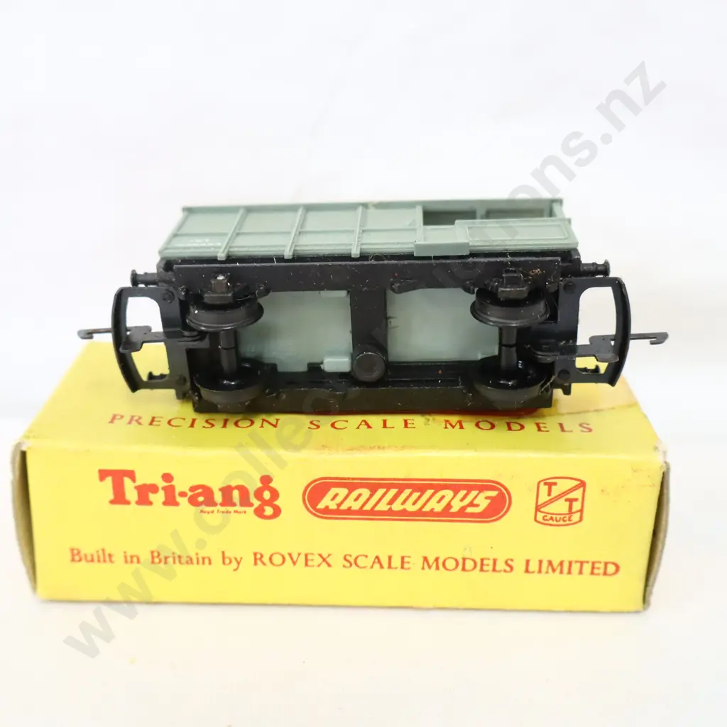 Tri-ang   T-370  G.W.R  Brake van  Image 1++