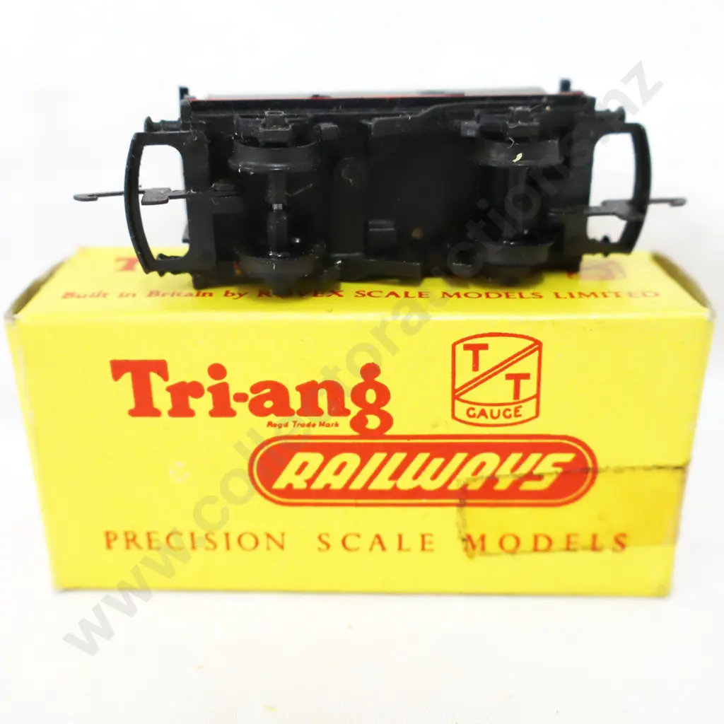 Tri-ang T 73 BP petrol wagon in shell box Image 1++