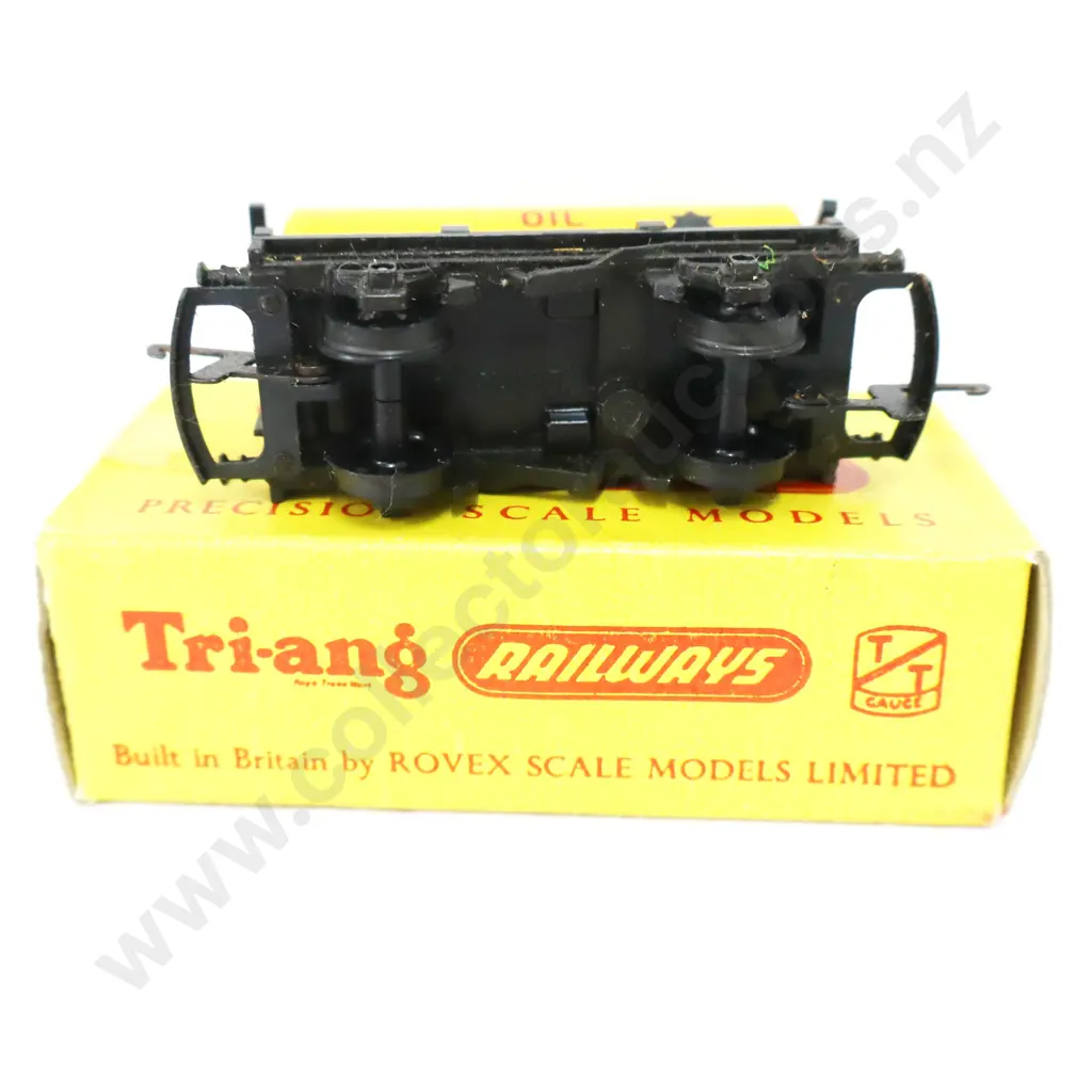 Tri-ang   T -75  Shell petrol wagon  Image 1++