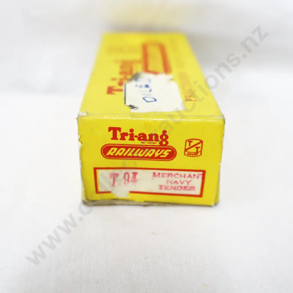 Tri-ang T -94  Merchant Navy Tender  Image 1++