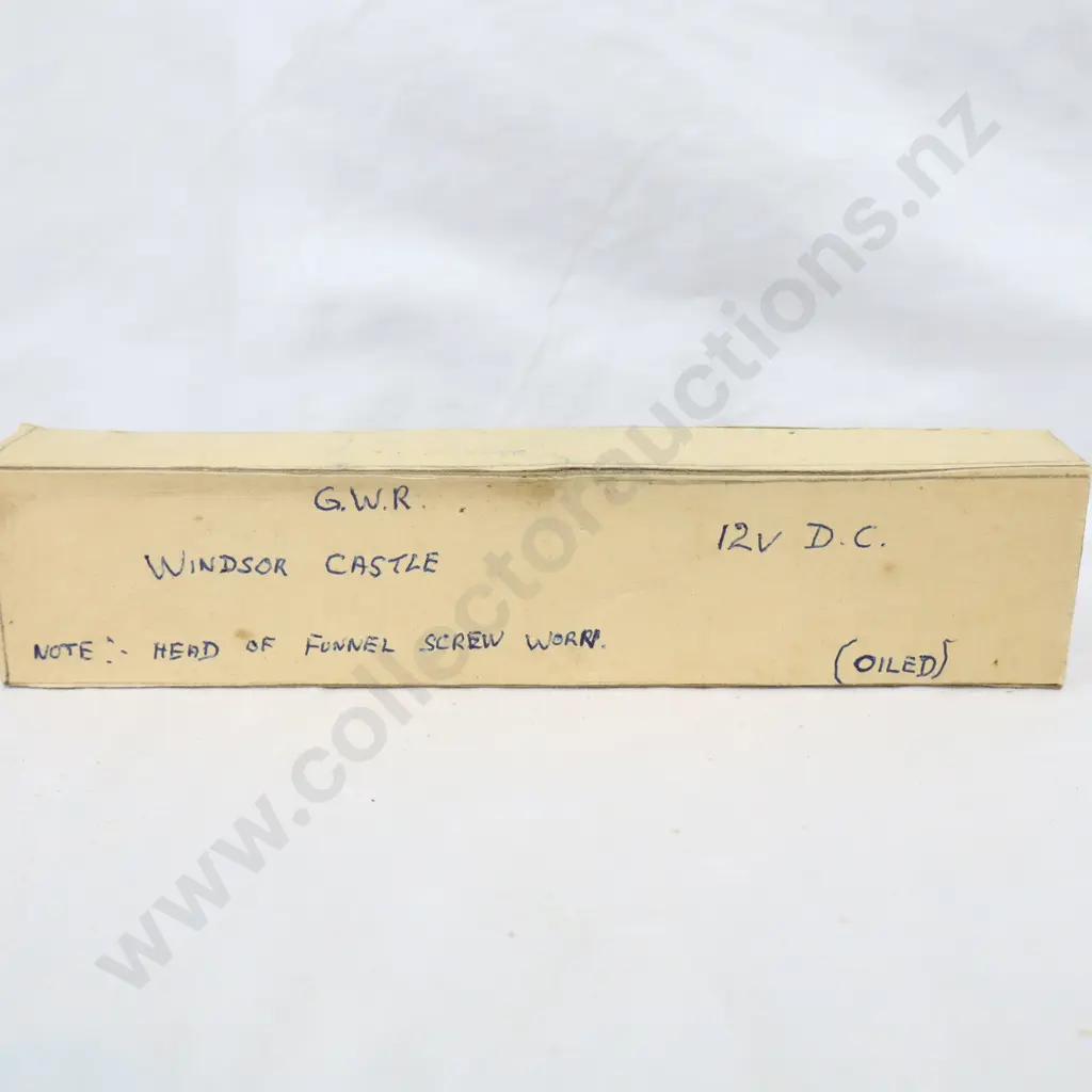 Tri-ang G.W.R  Windsor Castle   not in original  box  Image 1++