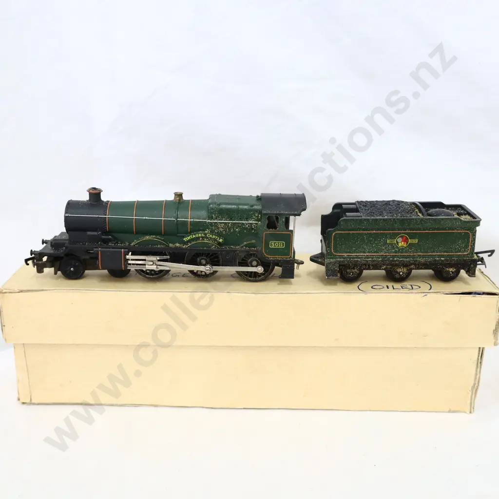 Tri-ang  G.W.R  Tintagel Castle  oiled  not in orginal Box  Image 1++