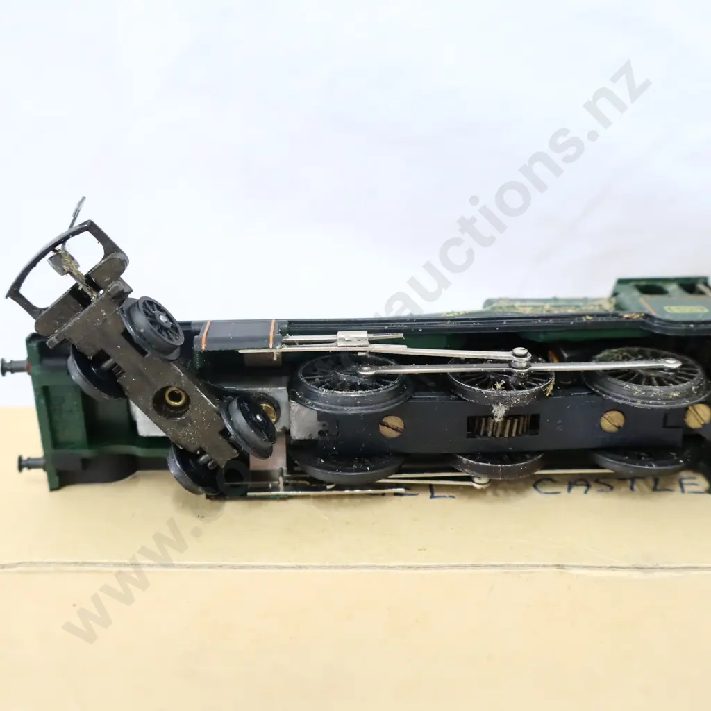 Tri-ang  G.W.R  Tintagel Castle  oiled  not in orginal Box  Image 1++