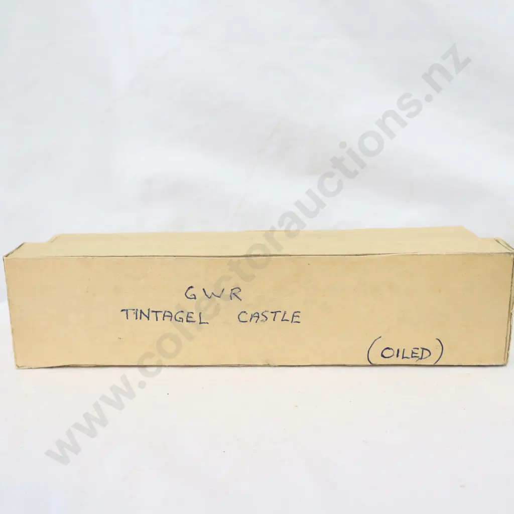 Tri-ang  G.W.R  Tintagel Castle  oiled  not in orginal Box  Image 1++