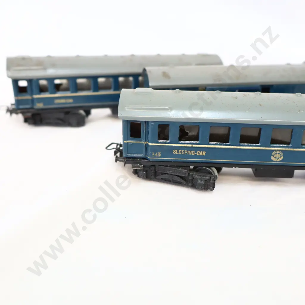 Marklin  HO   Sleeping  ,Resturant  A & B  Carriages   No Box  Image 1++