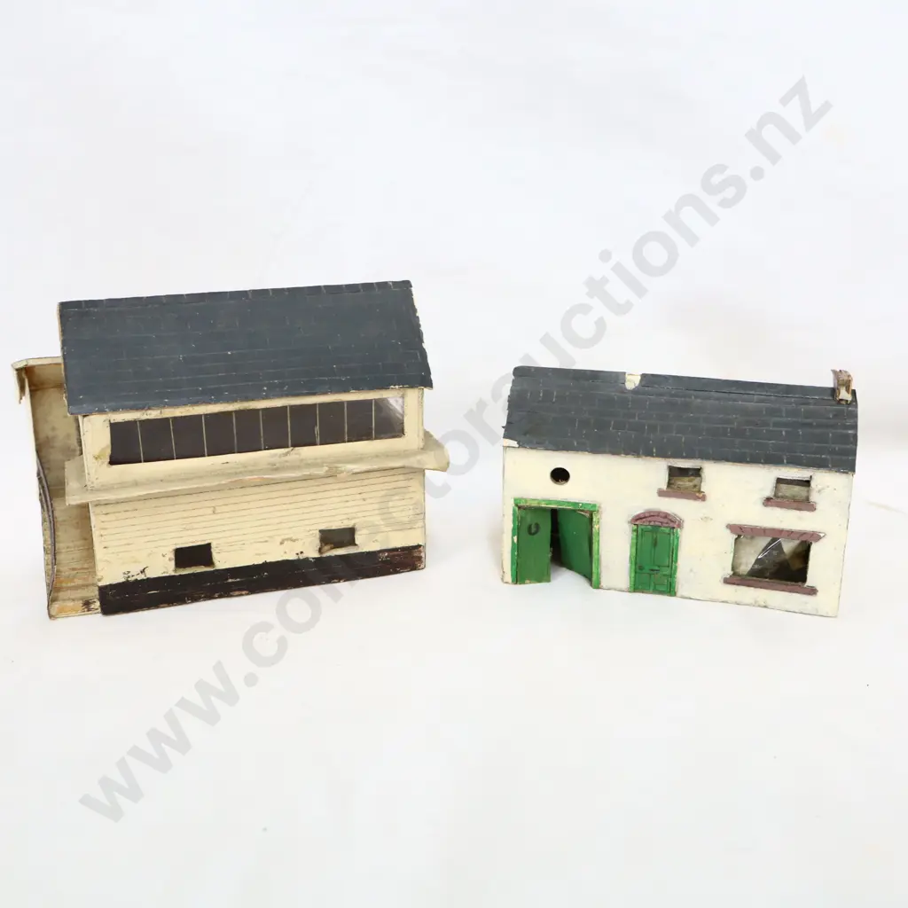 Miniture Buildings x 2  Image 1++