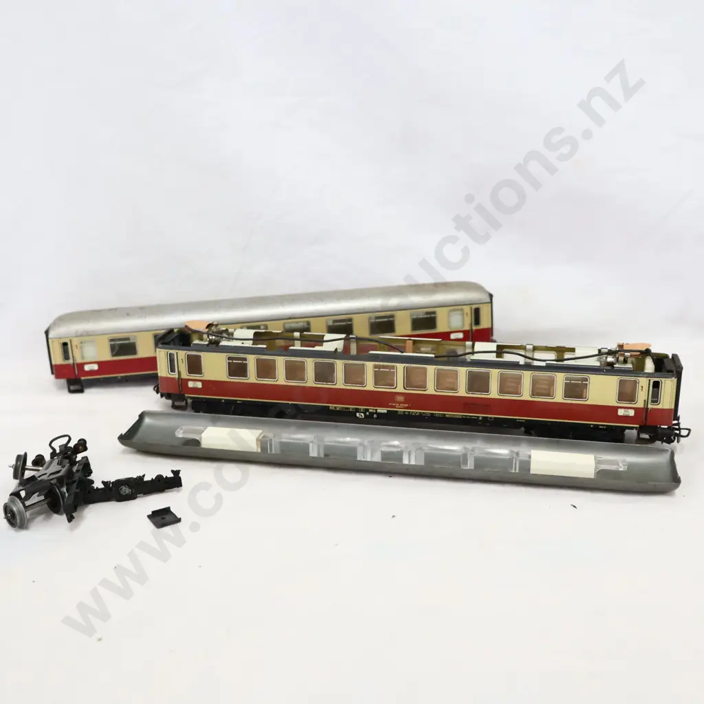 Marklin  7 x  Assorted Passenger Cartiages   Not Boxed  Image 1++