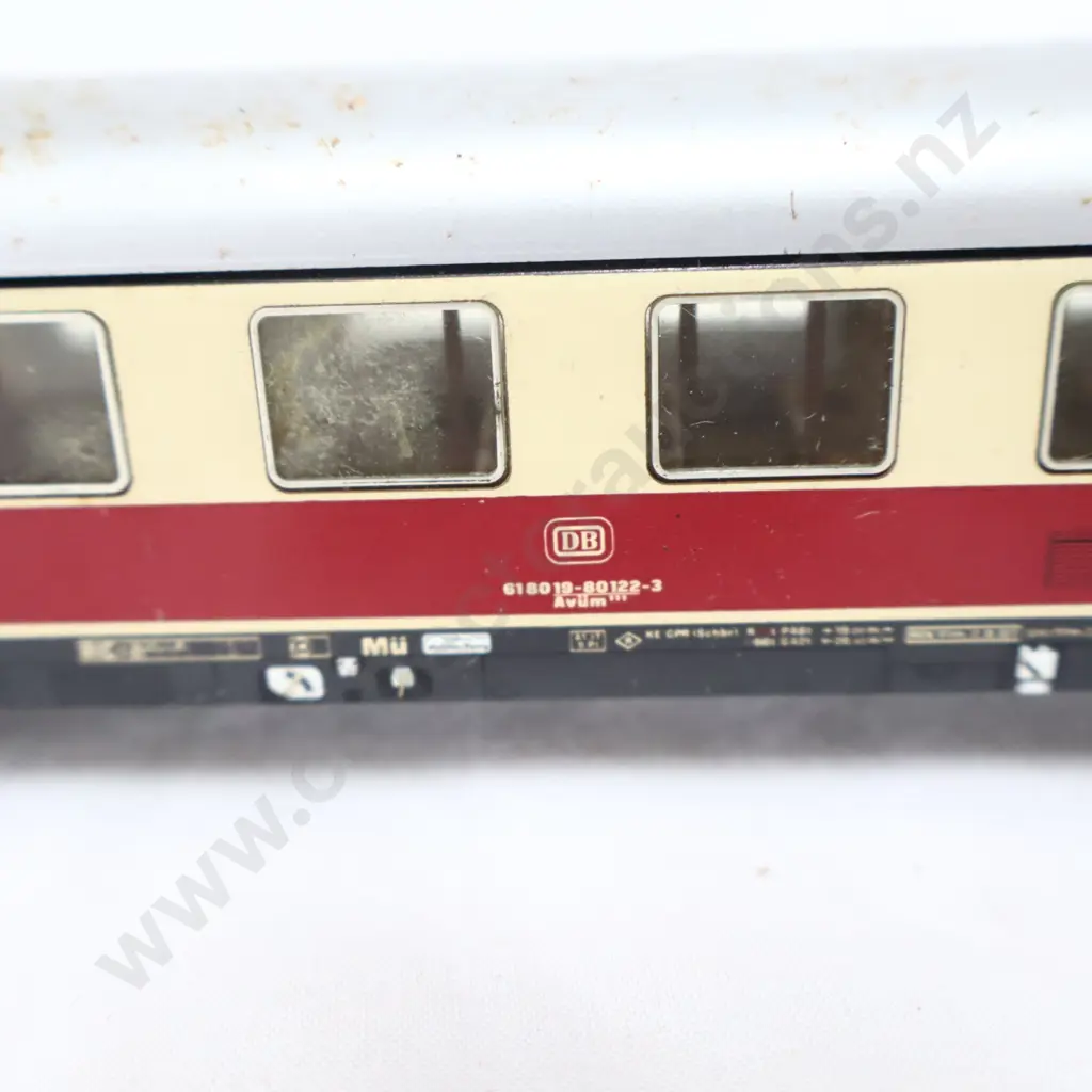 Marklin  7 x  Assorted Passenger Cartiages   Not Boxed  Image 1++