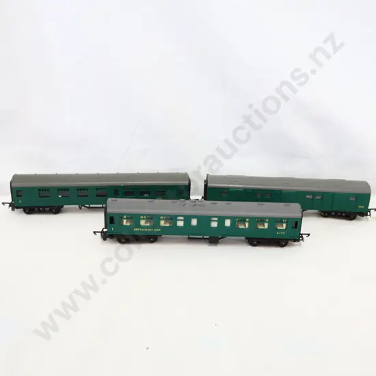 Tri-ang  3 x assorted Carriages   Not Boxed  