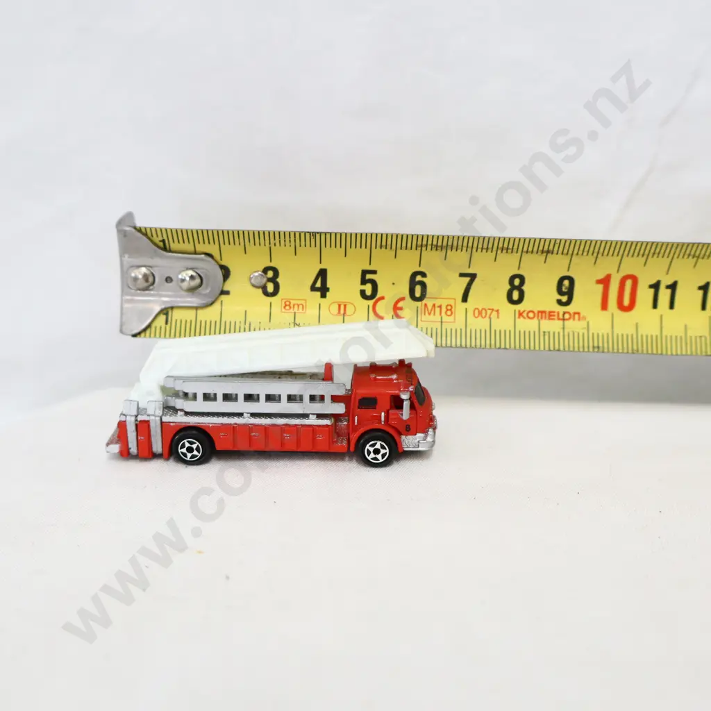 Tomica  American Ladder Chief  F33   1/143  Image 1++
