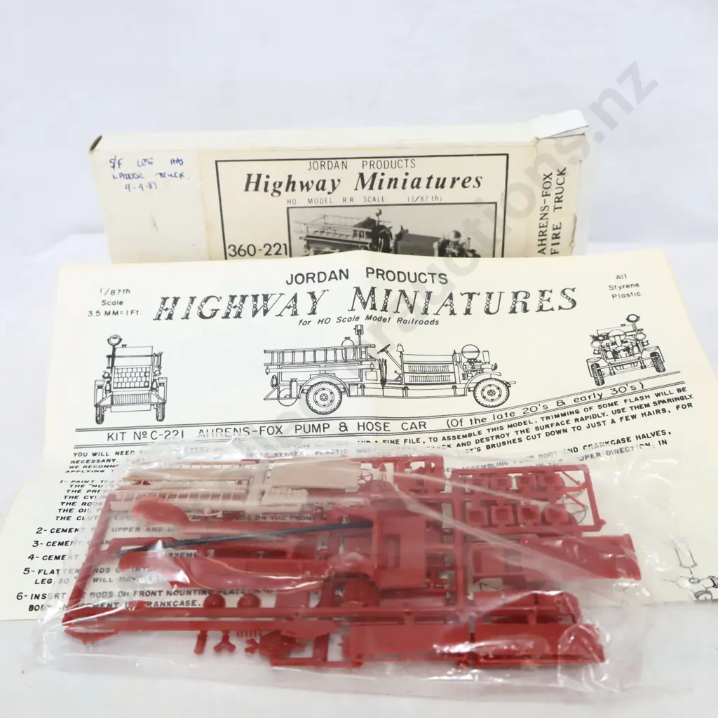 Jordon Products  Highway Minitures  Ahren's Fox Fire Truck Kit  360-221    1/87 Image 1++