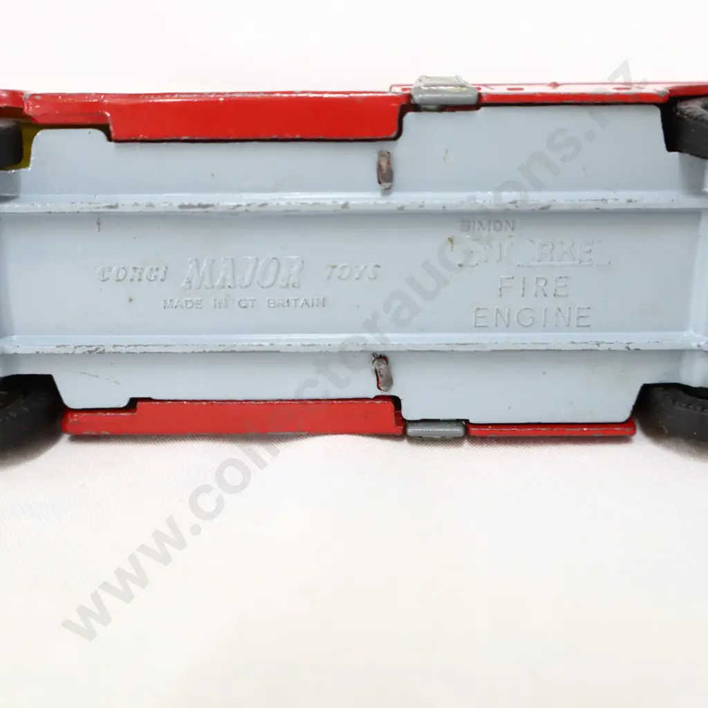 Corgi Major  Simon Snorkel  Fire Engine  Not Boxed  Image 1++