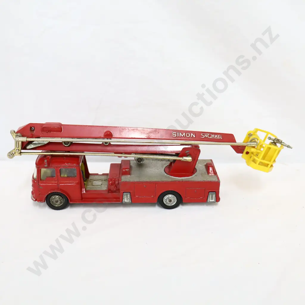Corgi Major  Simon Snorkel  Fire Engine  Not Boxed  Image 1++