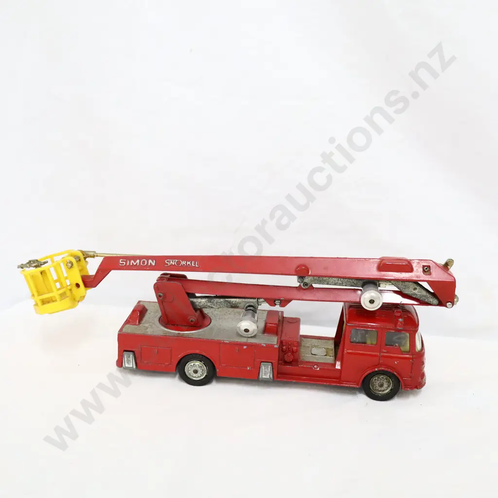 Corgi Major  Simon Snorkel  Fire Engine  Not Boxed  Image 1++